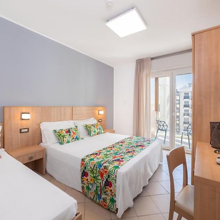 Appartamenti Smart A 30M Da Viale Dante E 100M Dal Mare Riccione Eksteriør bilde