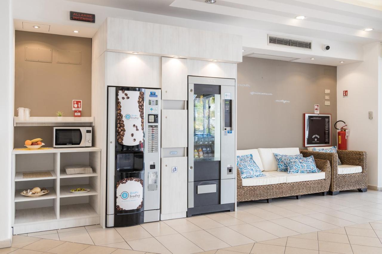 Appartamenti Smart A 30M Da Viale Dante E 100M Dal Mare Riccione Eksteriør bilde