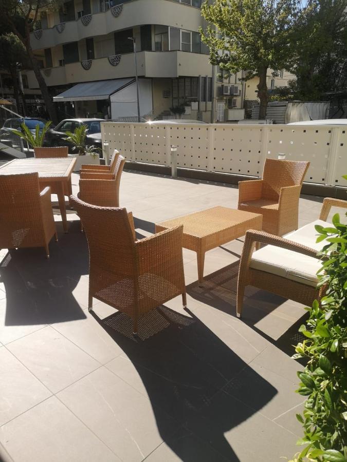 Appartamenti Smart A 30M Da Viale Dante E 100M Dal Mare Riccione Eksteriør bilde